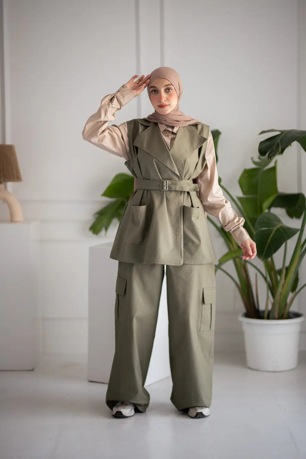 Mulan’s pants olive