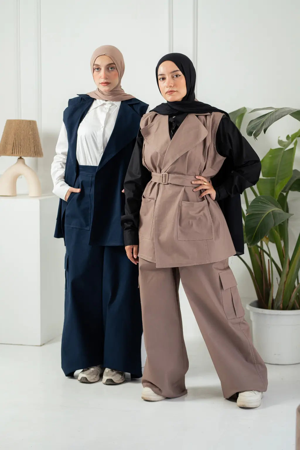 Mulan’s pants beige